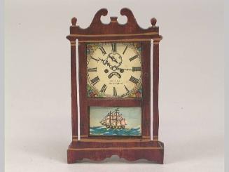 Miniature mantle clock