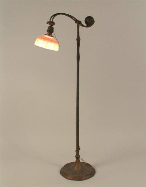 Balance floor lamp