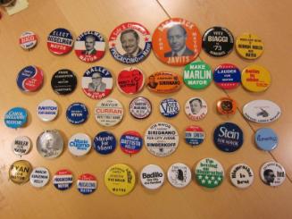 Pin-back buttons (group of 326)