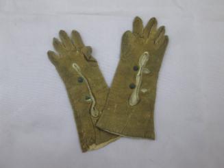 Doll's gloves (pair)