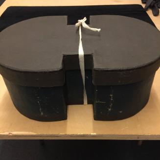 Storage box for epaulets