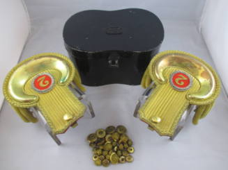 Epaulets with storage box