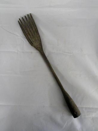Iron fork with six prongs